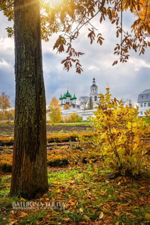 Осенний день в монастыре, Толгский монастырь, Ярославль