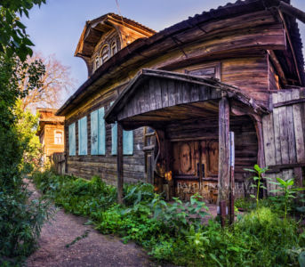 Старый заброшенный деревянный дом, Кимры, Тверская область