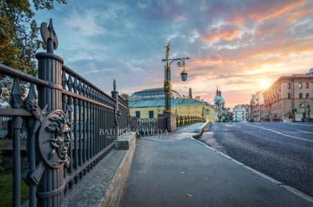 Пантелеймоновский мост и Пантелеймоновская церковь