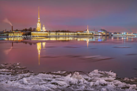 Петропавловская крепость и лед 