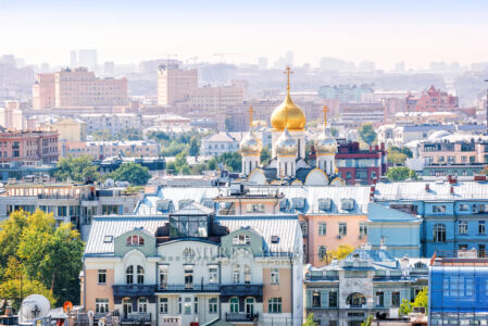 Вид со смотровой площадки Храма Христа Спасителя, храм Зачатьевский монастырь, Москва