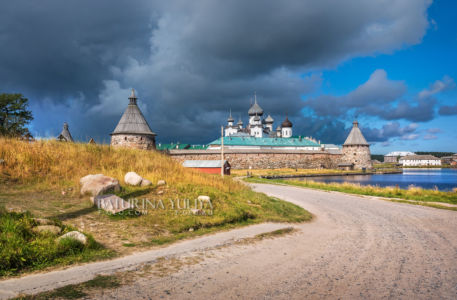 Соловецкий монастырь и тучи, Белое море, Соловки, Соловецкий монастырь, Соловецкие острова