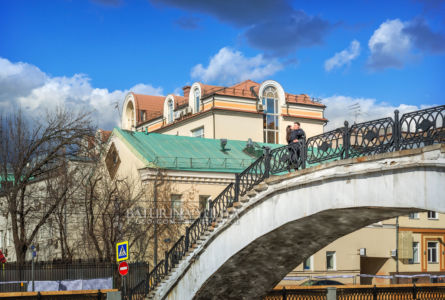 Целующаяся парочка, Садовнический мост, Водоотводный канал, Москва