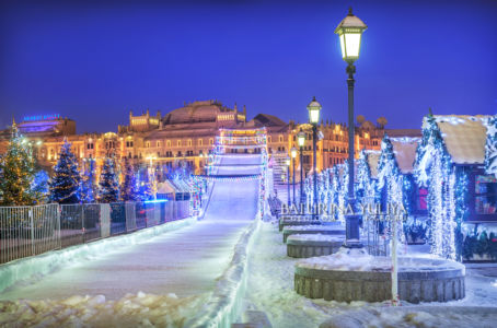Ледяная горка, Ели, Манежная площадь, Кремль, Новый год, ночная Москва