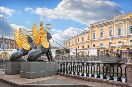 Скульптура Грифон, грифоны, Банковский мост, канал Грибоедова, Санкт-Петербург