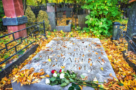 Писатель Борис Васильев, могила, Ваганьковское кладбище, Москва