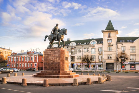 Памятник Великому князю Олегу Рязанскому, площадь Соборная, Рязань