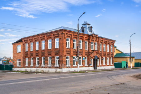 Старинное здание женская гимназия, улица Ленина, Гороховец, Владимирская обл.