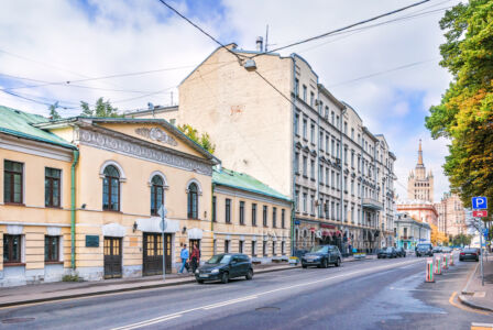 Старинные здания и особняки, усадьба Шереметевых, улица Поварская, Москва