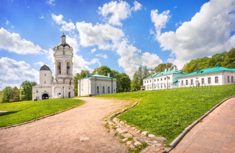 Башня, колокольня и церковь Святого Георгия, парк Коломенское, Москва