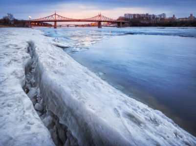 На льдине, Староволжский мост, Тверь