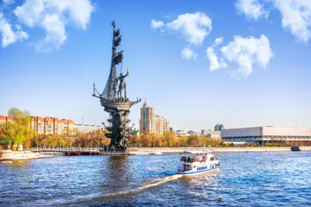 Памятник Петр Первый и кораблик, Москва-река, Москва