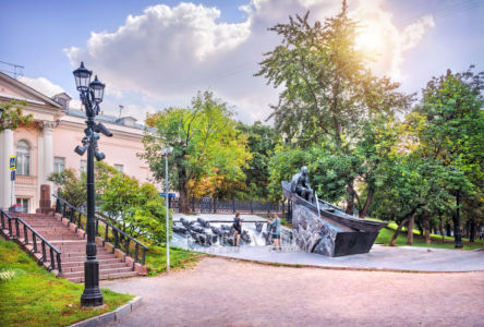 Памятник М.Шолохов и кони, Гоголевский бульвар, Москва
