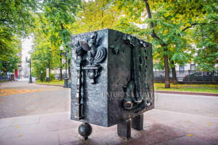Скульптура басен Крылова, Кукушка и Петух, Патриаршие пруды, Москва
