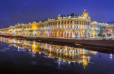 Дворцовая площадь, Зимний дворец, Эрмитаж, река Нева, отражение, Санкт-Петербург