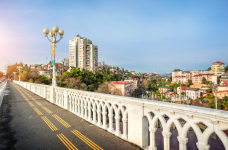Белая ограда моста, Черное море, Сочи